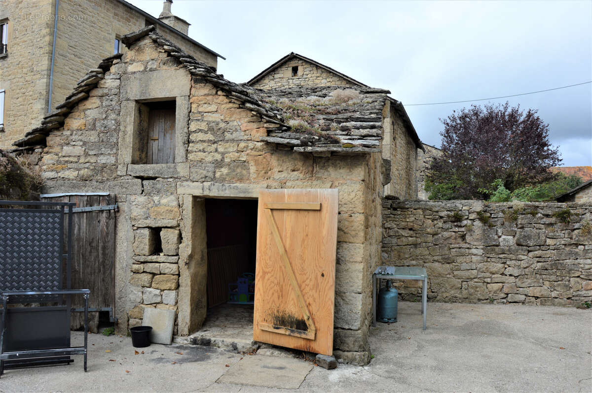 Maison à SEVERAC-LE-CHATEAU