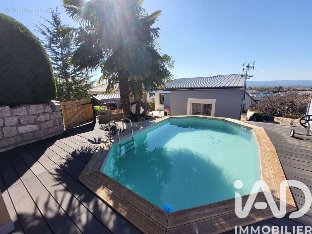 Photo 3 - Maison à SAINT-JUST-SAINT-RAMBERT