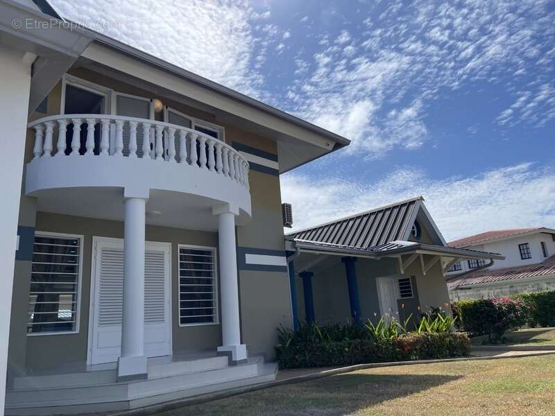 Maison à KOUROU