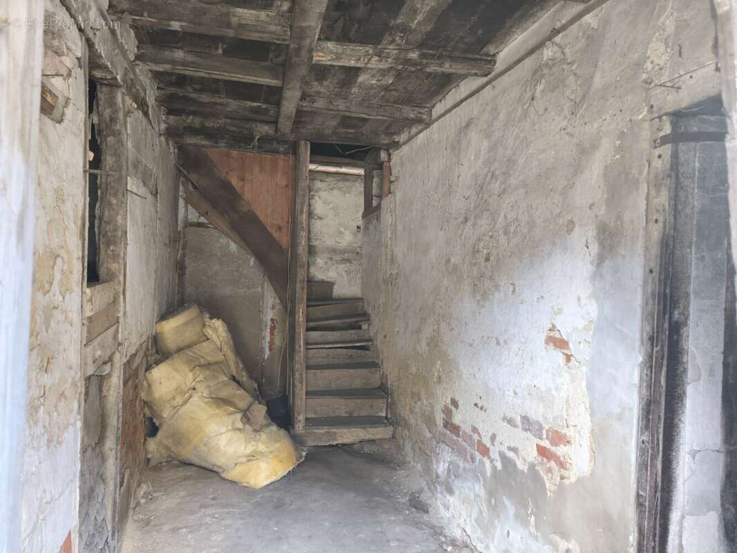 Maison à SAINT-TRIVIER-DE-COURTES