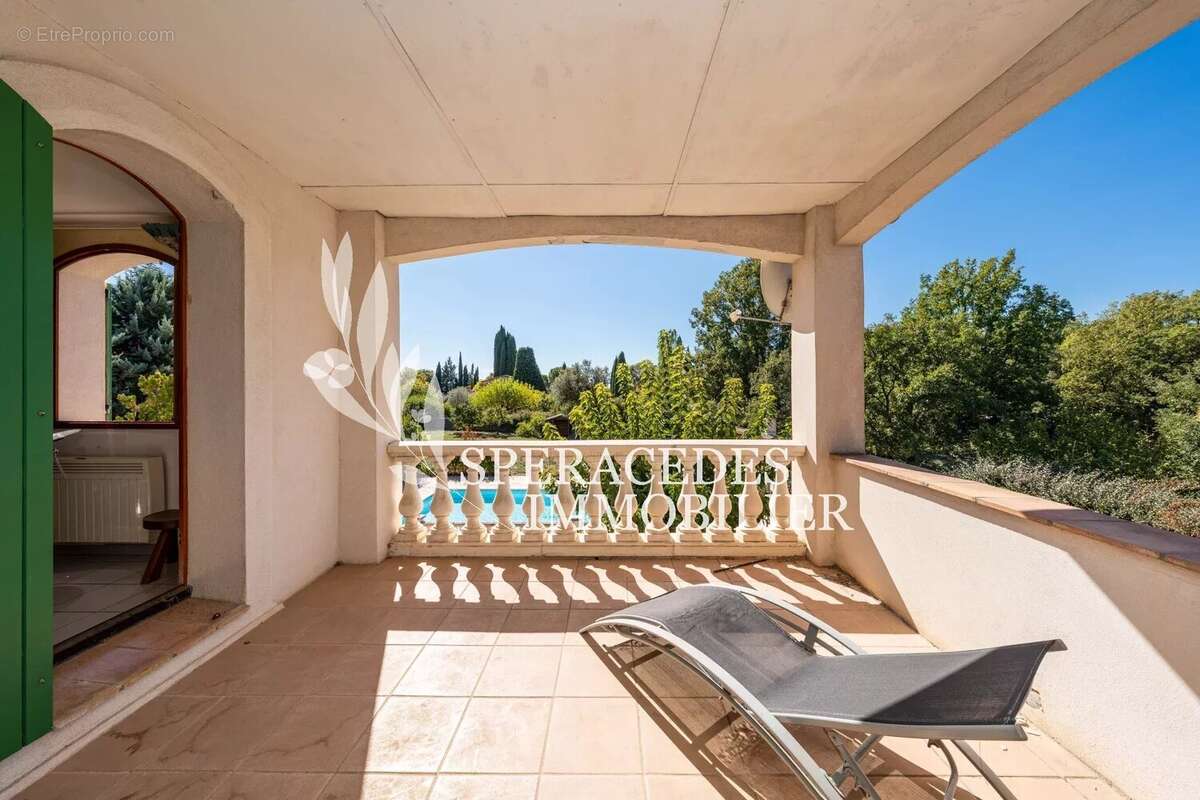 Maison à MONTAUROUX