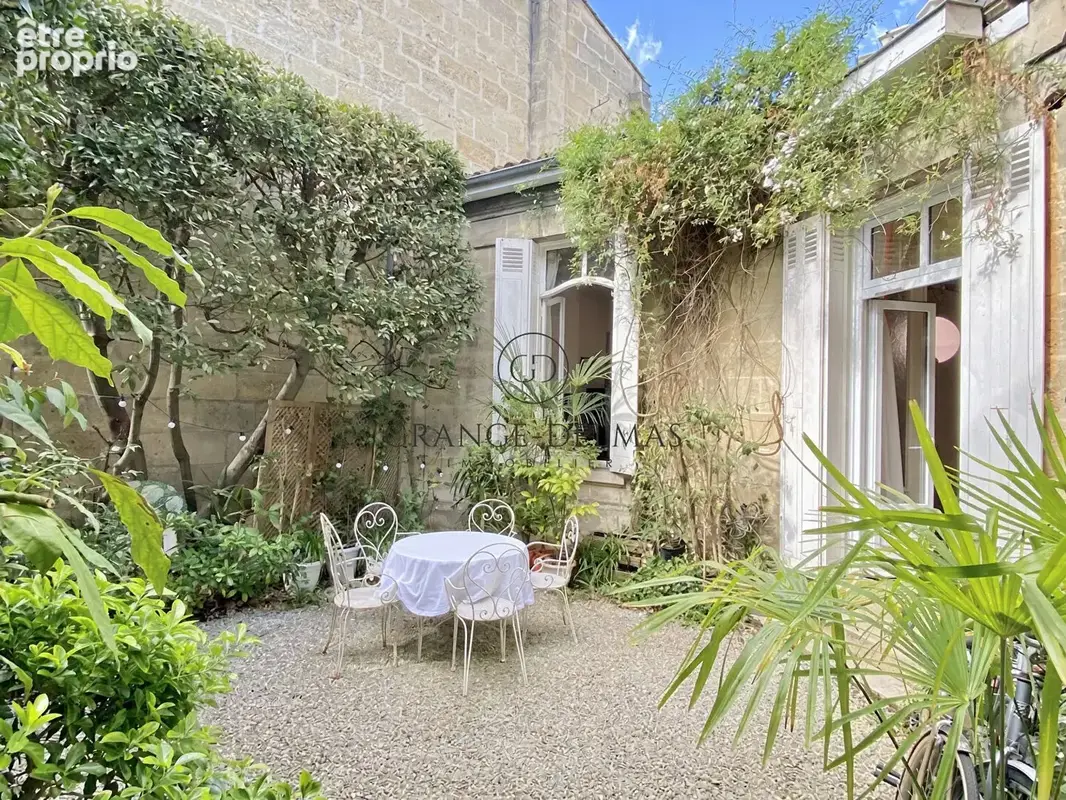 Maison en pierre à Bordeaux Saint-Genès avec 2 chambres au RDC, jardin et prestations anciennes conservées - photo 16