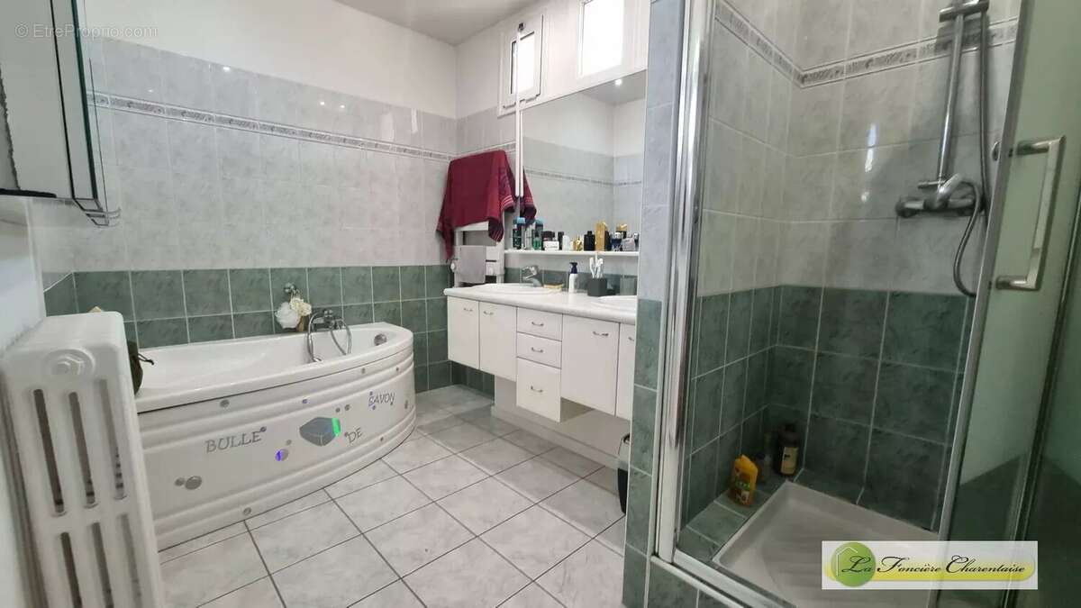 Maison à SAINT-YRIEIX-SUR-CHARENTE