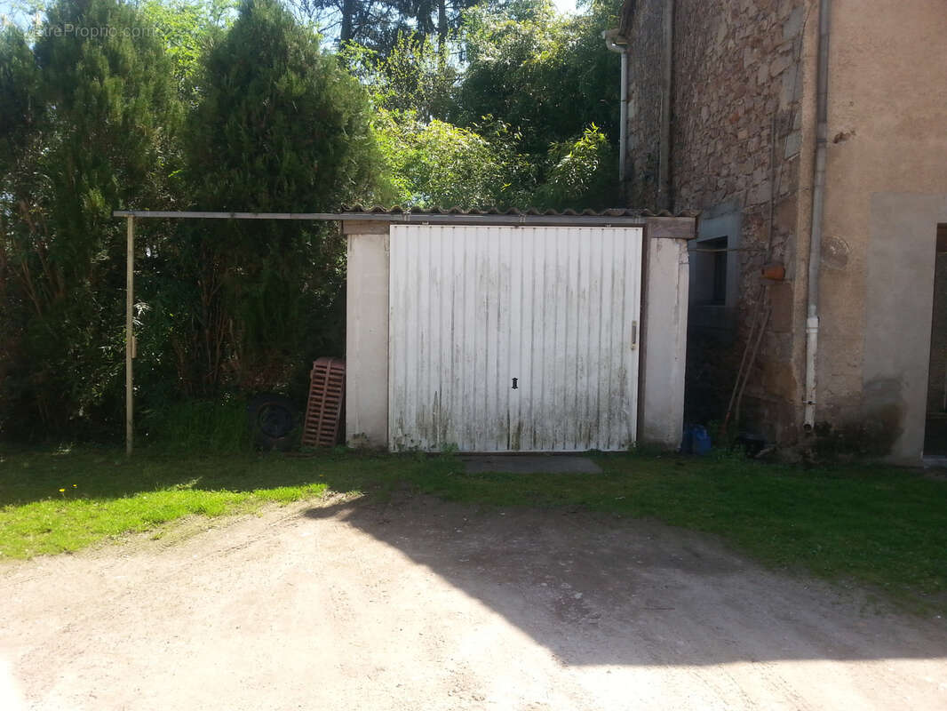 Maison de caractère avec grand terrain au cœur de Lapalisse - Actuellement louée - photo 3