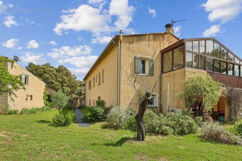 Maison à GORDES