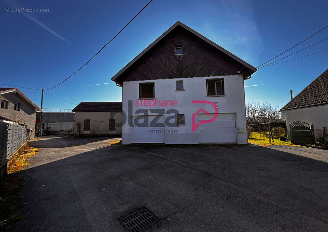 Maison à CHAMPAGNOLE