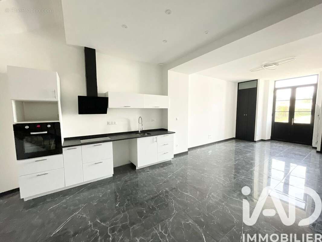 Photo 2 - Appartement à SALLES