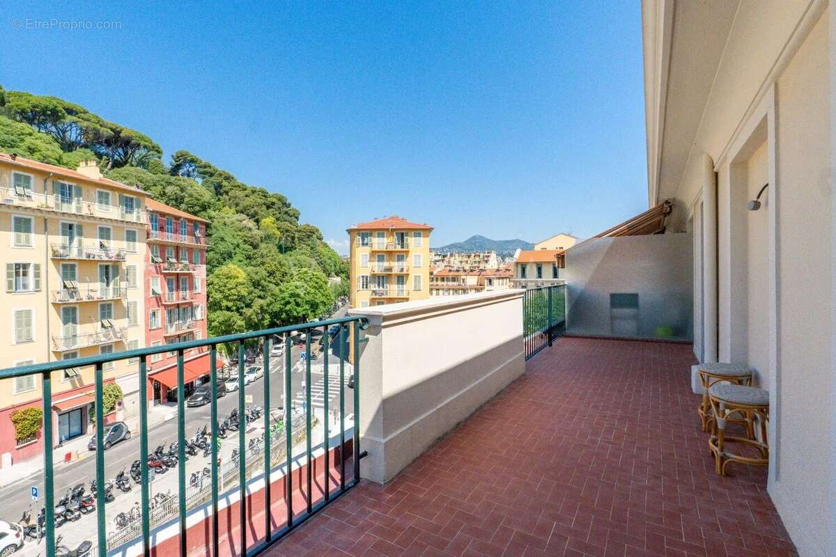 Port de Nice- Dernier étage - Vente 3 pièces - Terrasses - Vue mer - photo 22