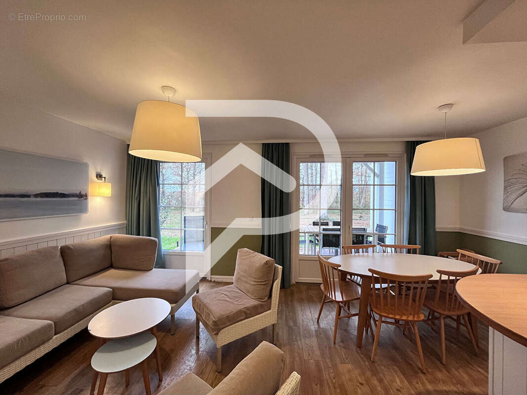 Maison à CHAMOUILLE