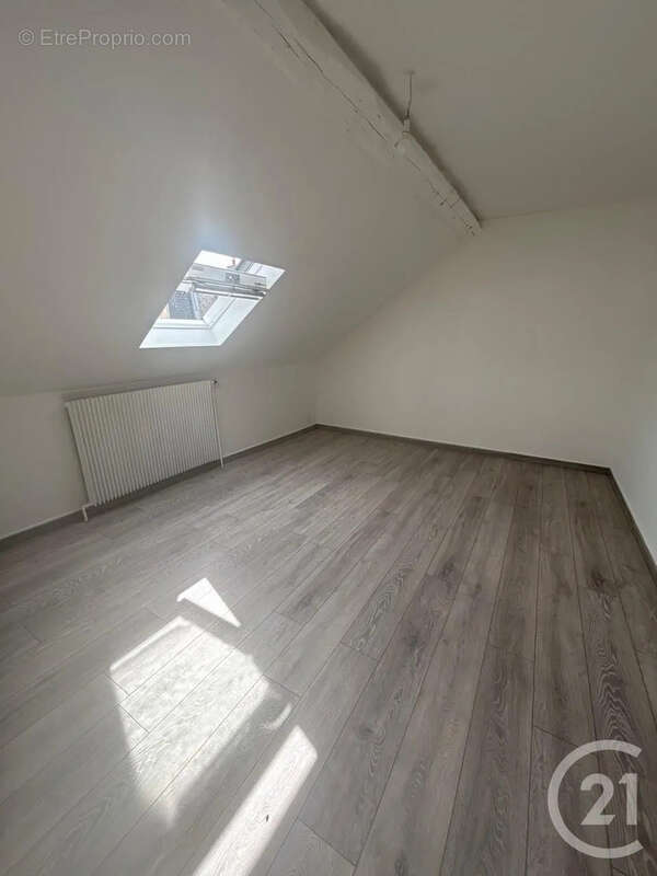 Maison 93 m² à Saint-Quentin  - photo 12