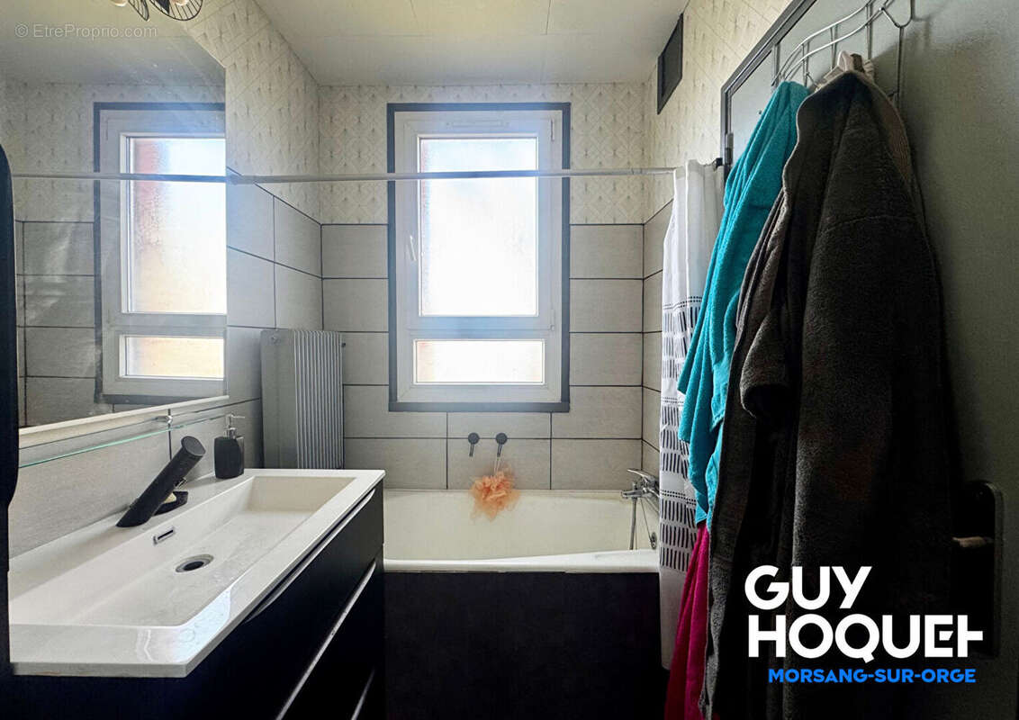 Appartement à SAINTE-GENEVIEVE-DES-BOIS