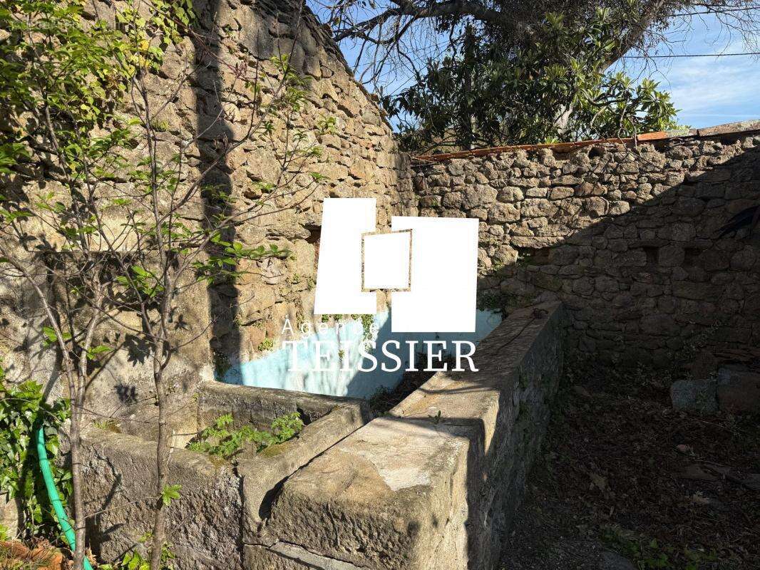 Maison à GRAVIERES
