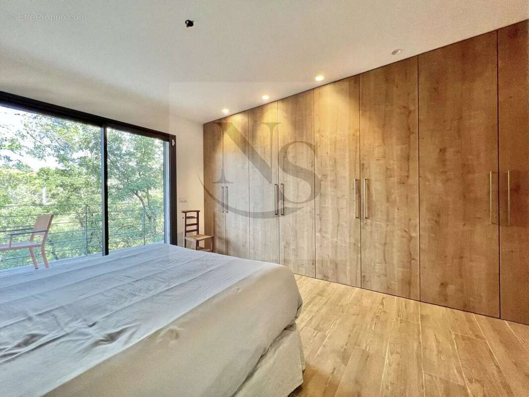 Maison à LE THOLONET