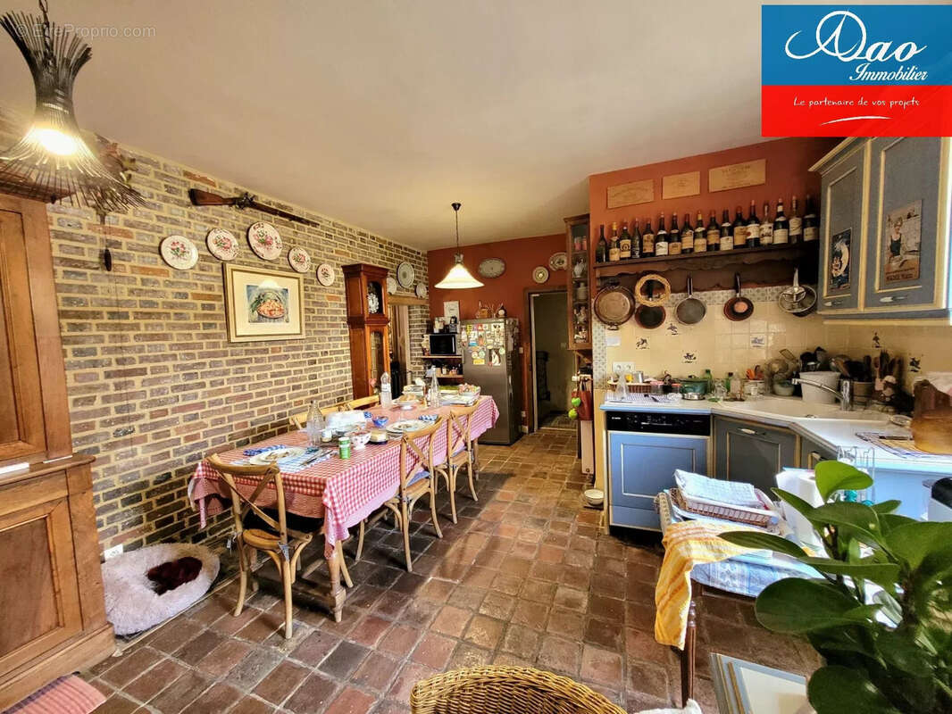 Maison à LA CHAPELLE-SAINT-LUC