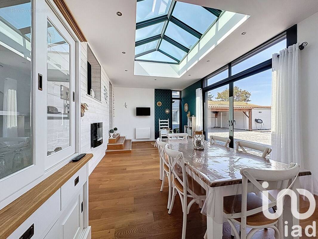 Photo 1 - Maison à CHARRON