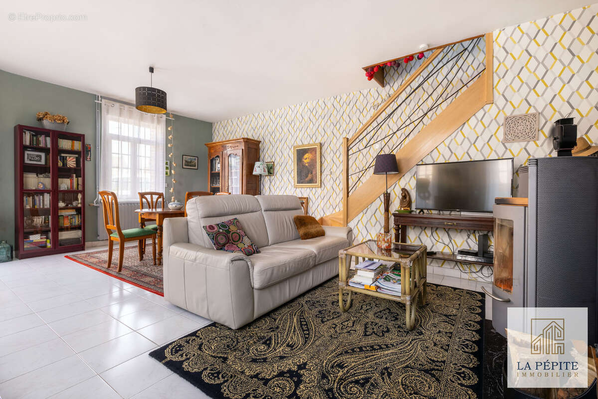 Fressain-longere-3 chambres+1 bureau-garage-jardin-cave - photo 8