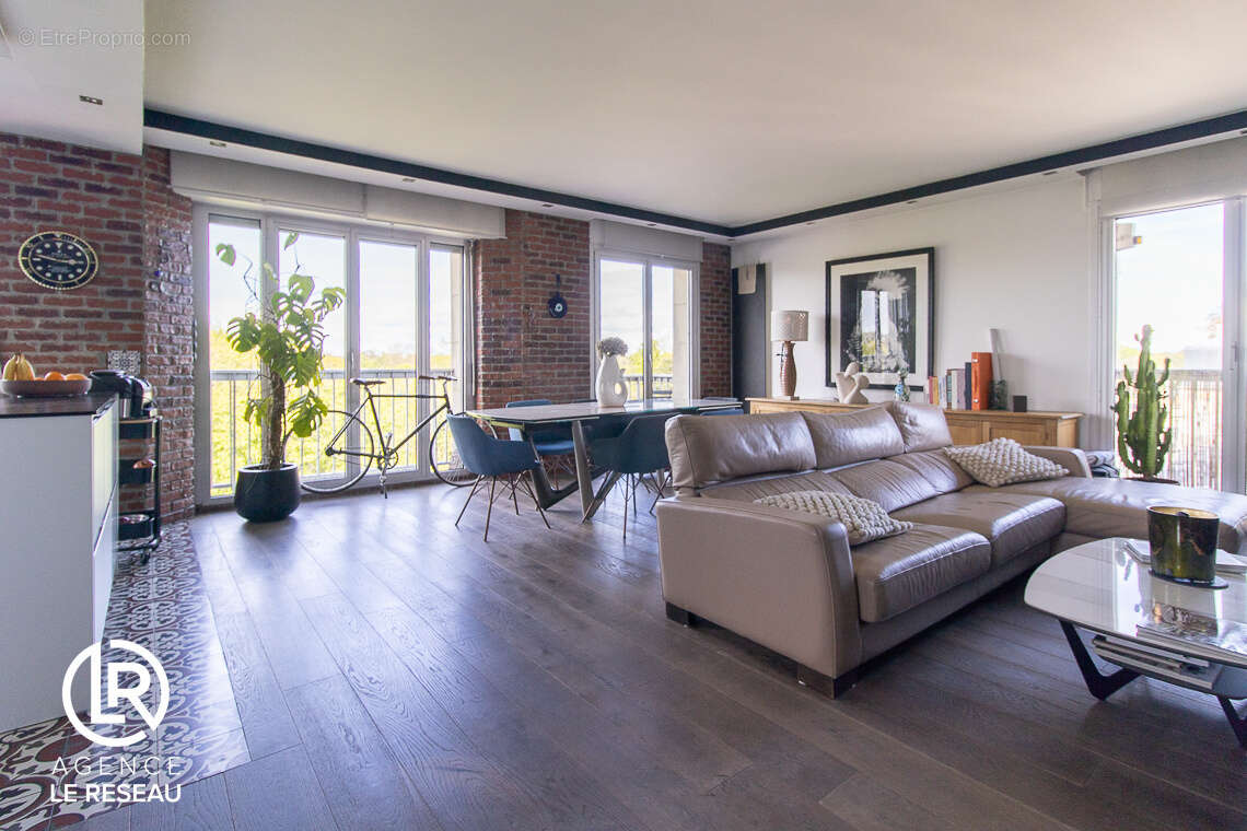 Appartement à CHARENTON-LE-PONT