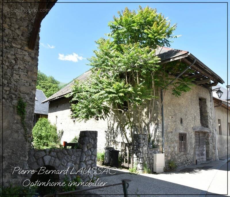 Maison à SAINT-JEAN-DE-LA-PORTE