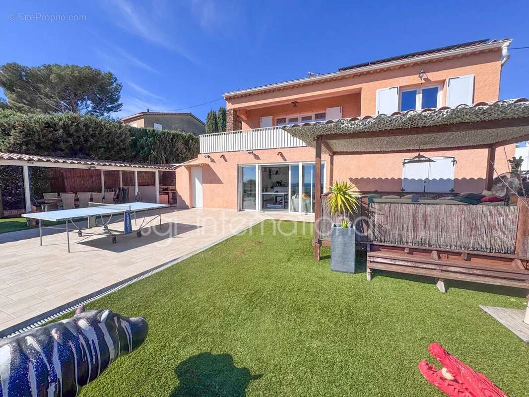 Maison à LES ISSAMBRES