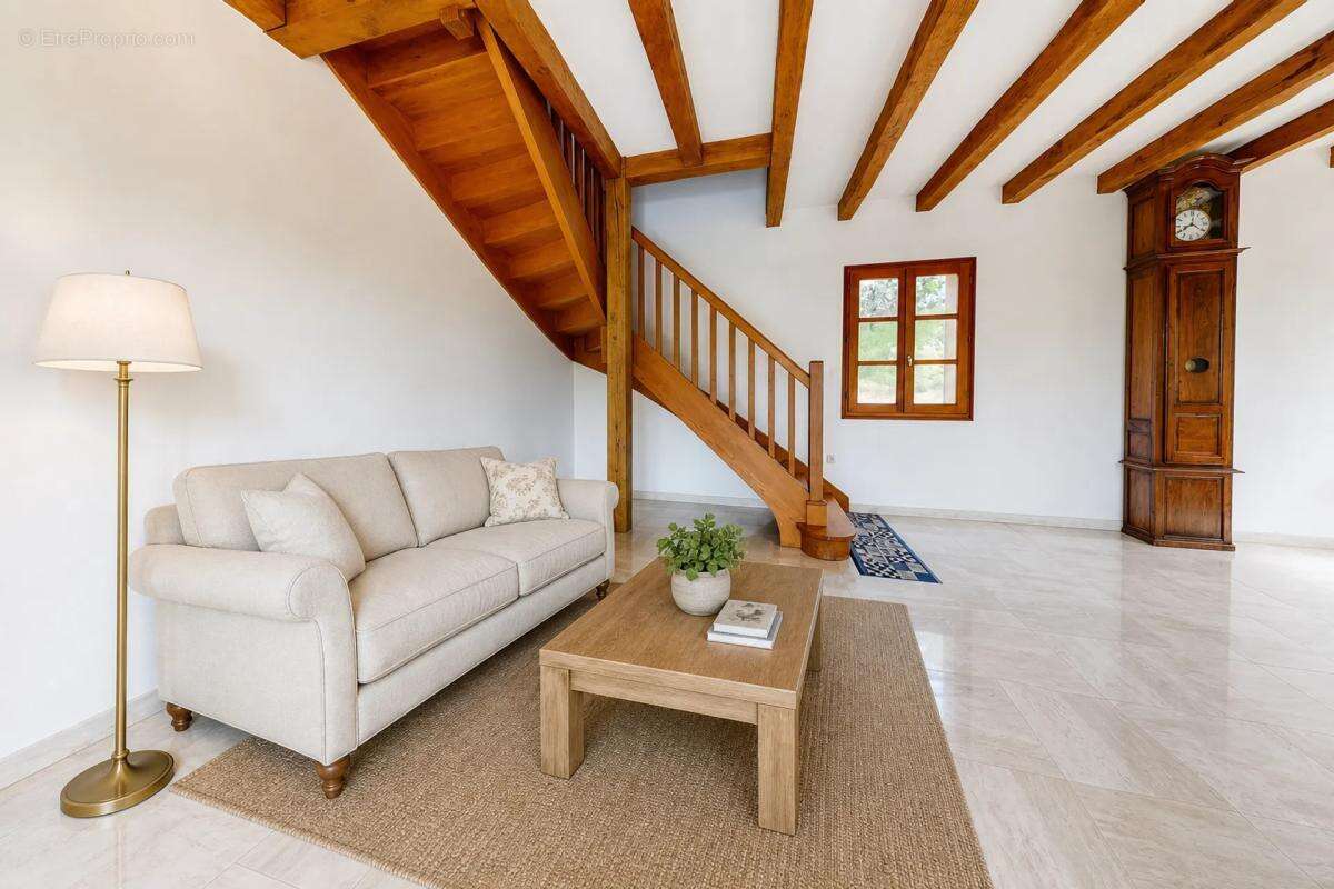 Maison spacieuse et rénovée de 291m² à Souillac - photo 9
