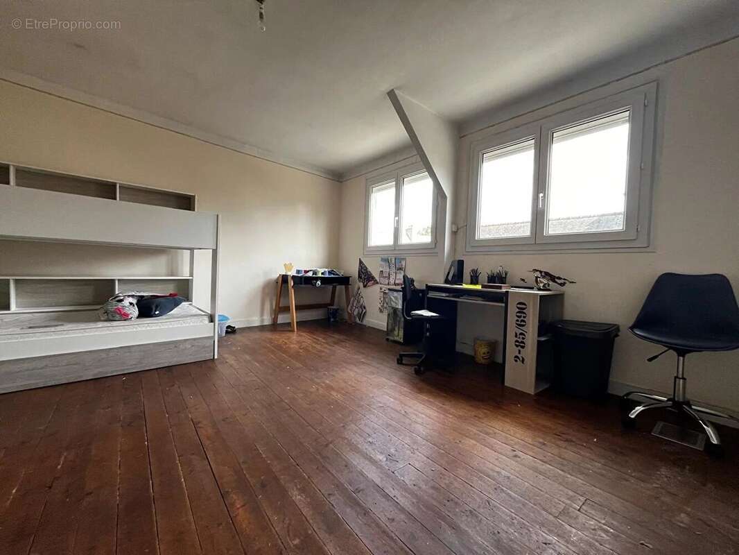 Appartement à QUINTIN