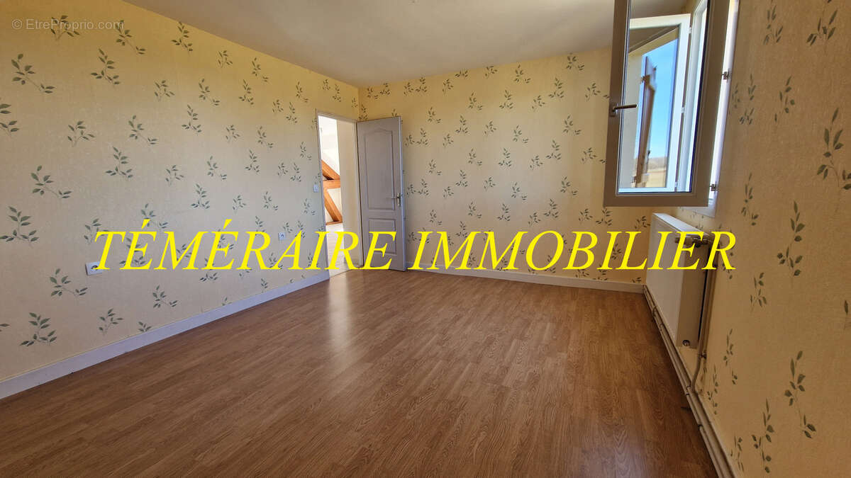 Maison à MONT-SUR-MONNET