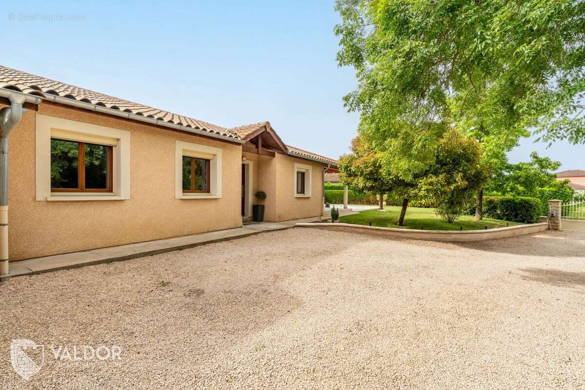 Maison à VILLENEUVE