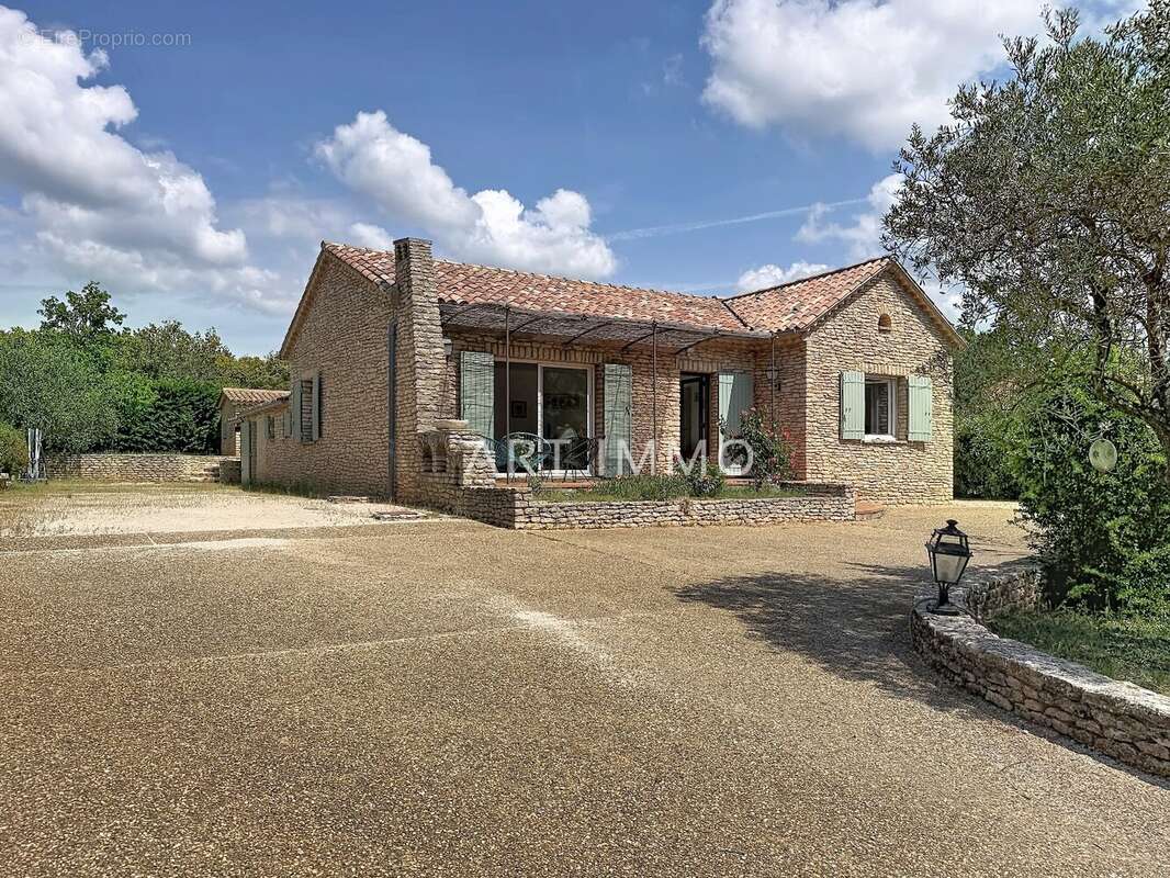 Maison à SAINT-SATURNIN-LES-APT
