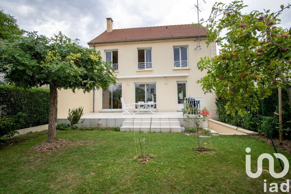 Photo 1 - Maison à JOUY-EN-JOSAS