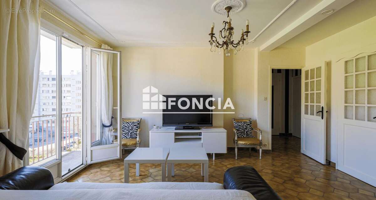 Appartement à SAINT-MARTIN-D'HERES