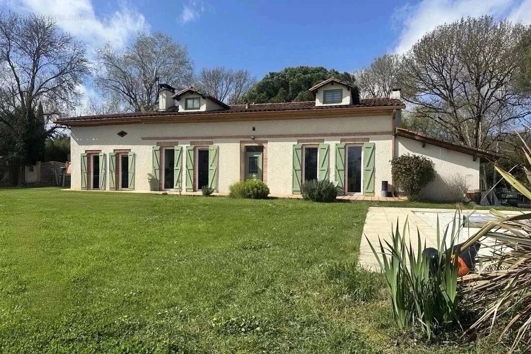 Maison à LAPEYROUSE-FOSSAT