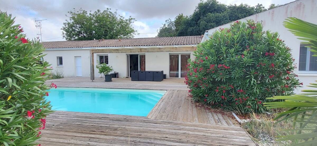 Maison à SAINT-SEVER-DE-SAINTONGE