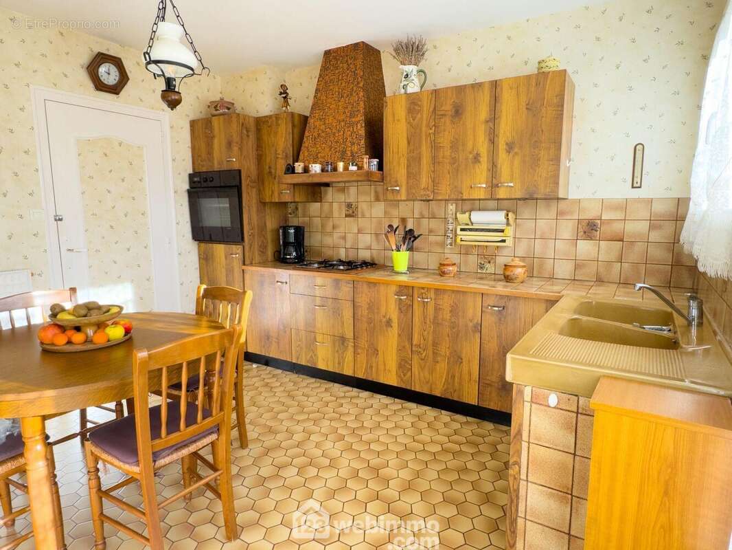 La cuisine est équipée... - Maison à CHOLET