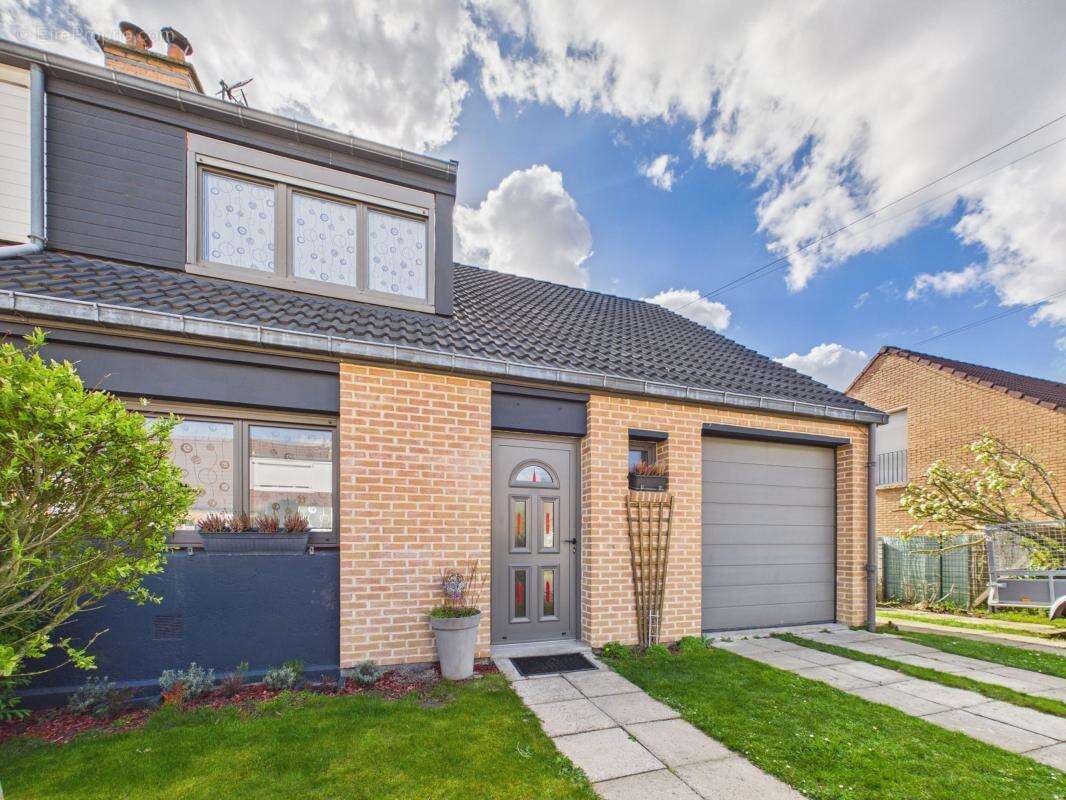 Maison à DOUCHY-LES-MINES