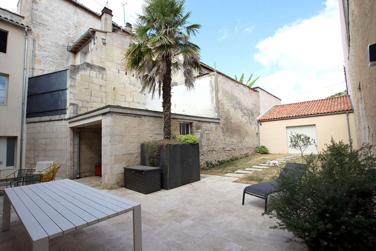 Maison de ville atypique 239 m² dans le centre de Niort - photo 4