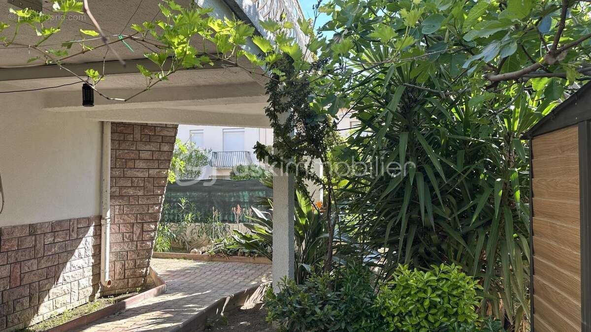 Maison catalane rénovée – 175 m² – 5 chambres – garage – jardin - photo 20