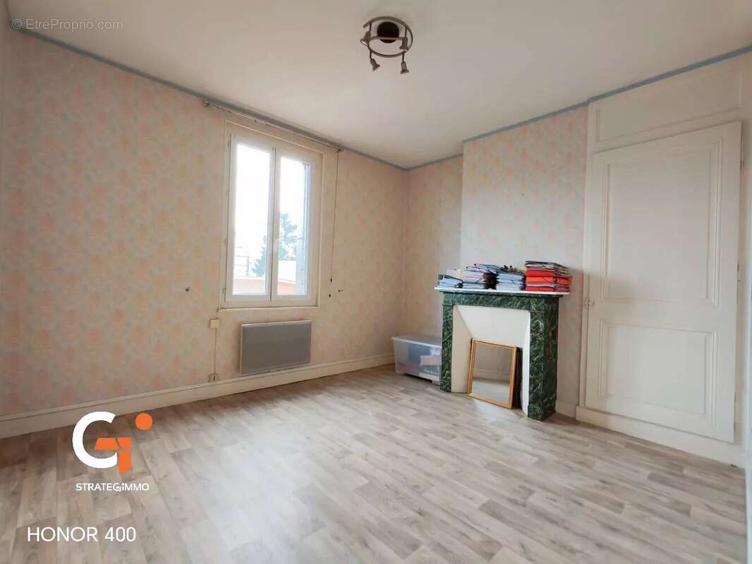 Maison à SAINT-ETIENNE-DU-ROUVRAY