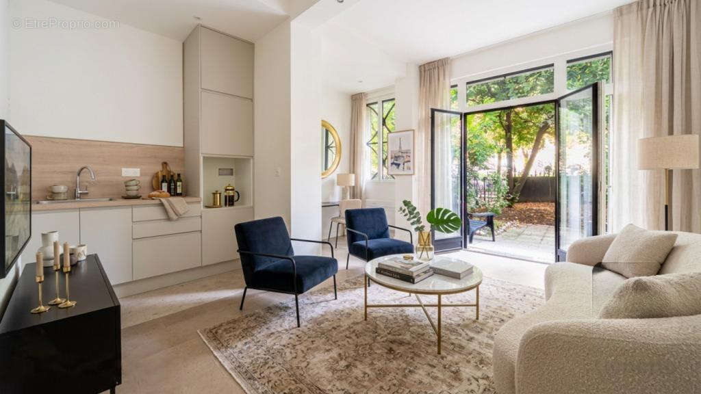 Paris 16ème-Avenue Henri Martin - 2 pièces avec jardin privatif et 3 m de hauteur sous plafond 34 m² avec 43 m² de jardin. - photo 13