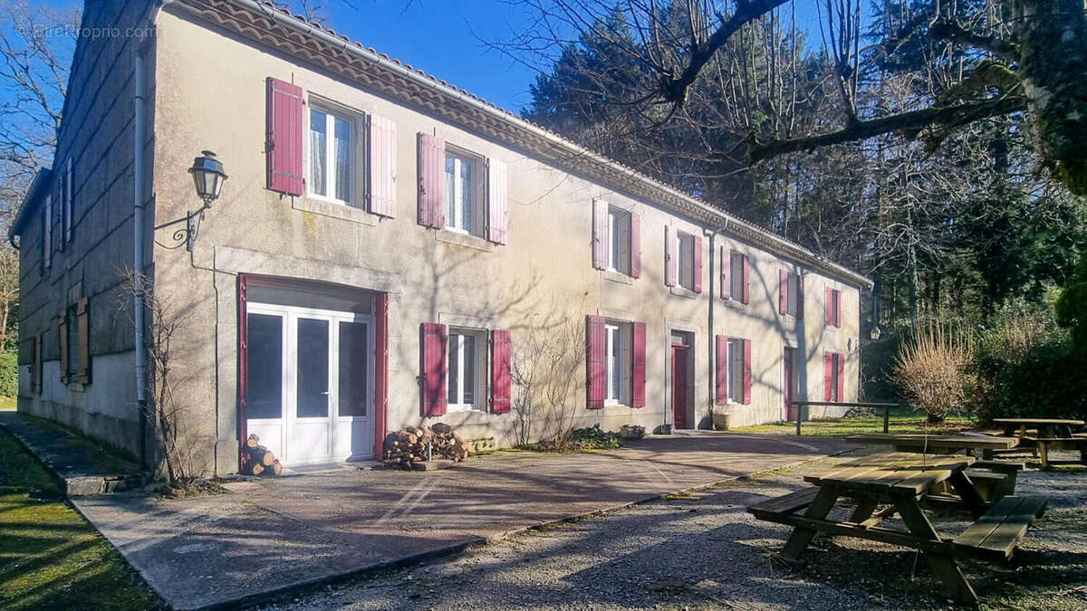 facade - Maison à SAISSAC
