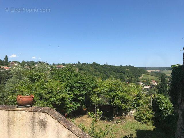 Maison à CASTELNAU-MONTRATIER