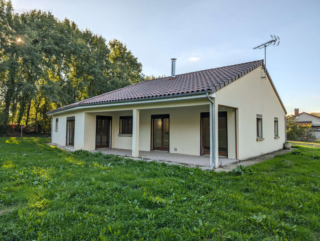 Maison à BUSSIERE-POITEVINE