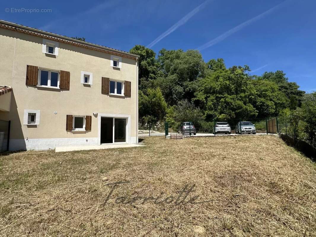 Maison à MONTELIMAR