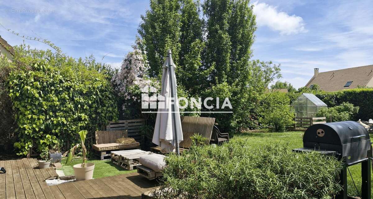 Maison à JOUE-L'ABBE