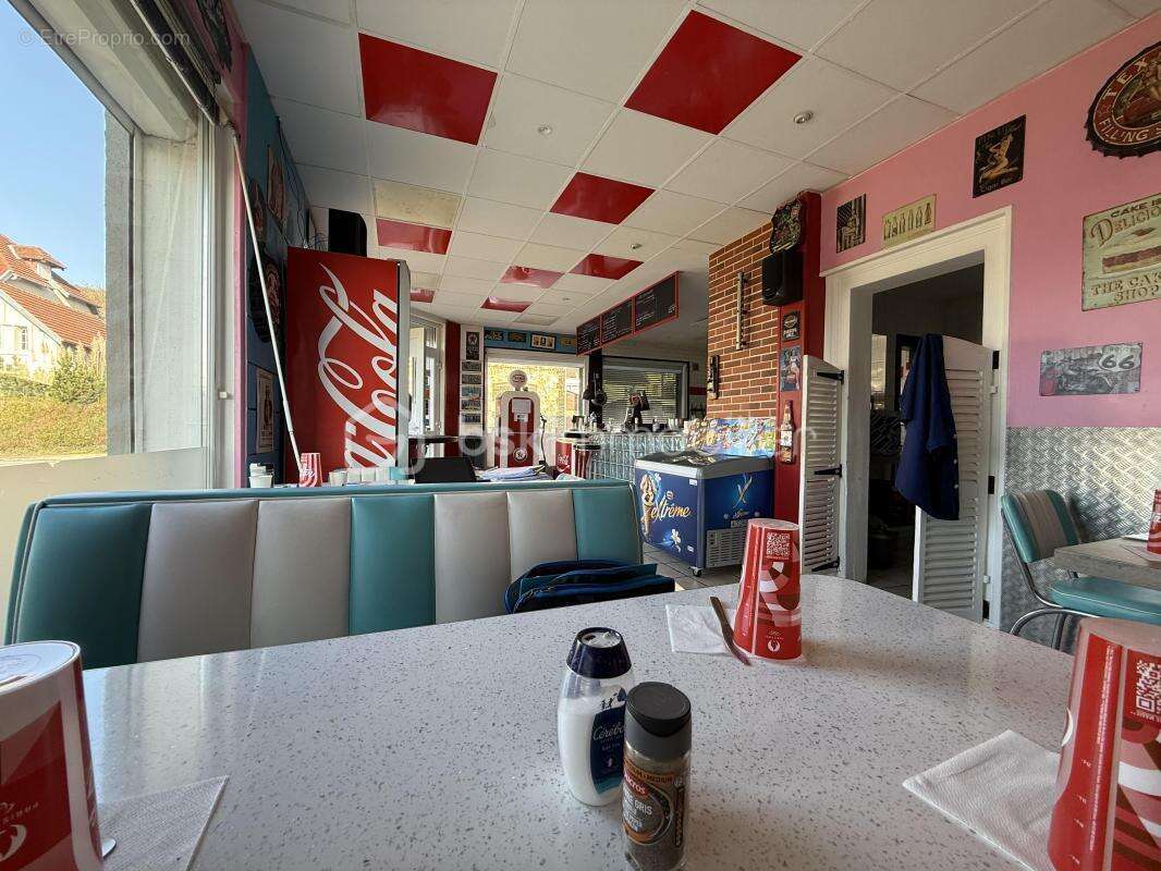 Commerce à LE TRAIT