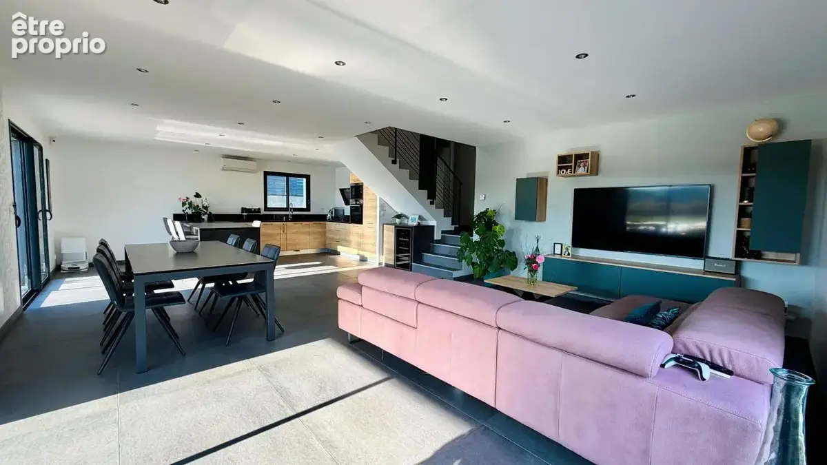 Maison À Vendre - Montferrat – Maison contemporaine avec piscine et vue dégagée - photo 3