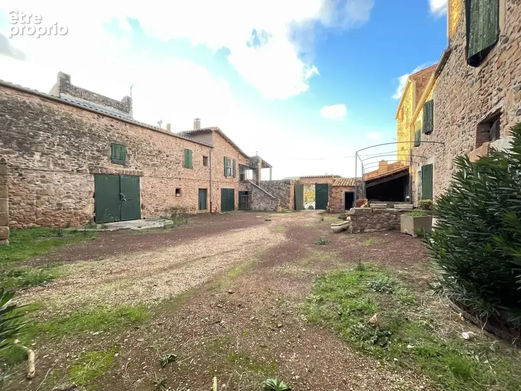 Maison 293 m² à Octon  - photo 2