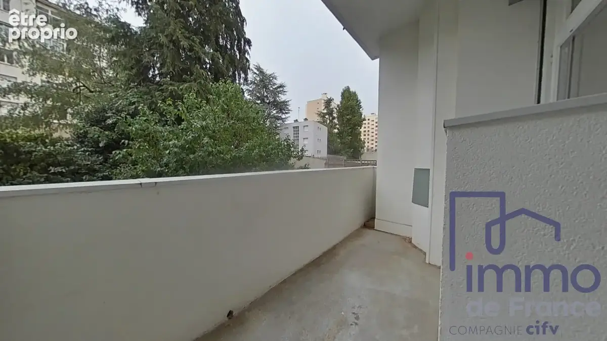 Appartement 95 m² à Saint-Etienne  - photo 7