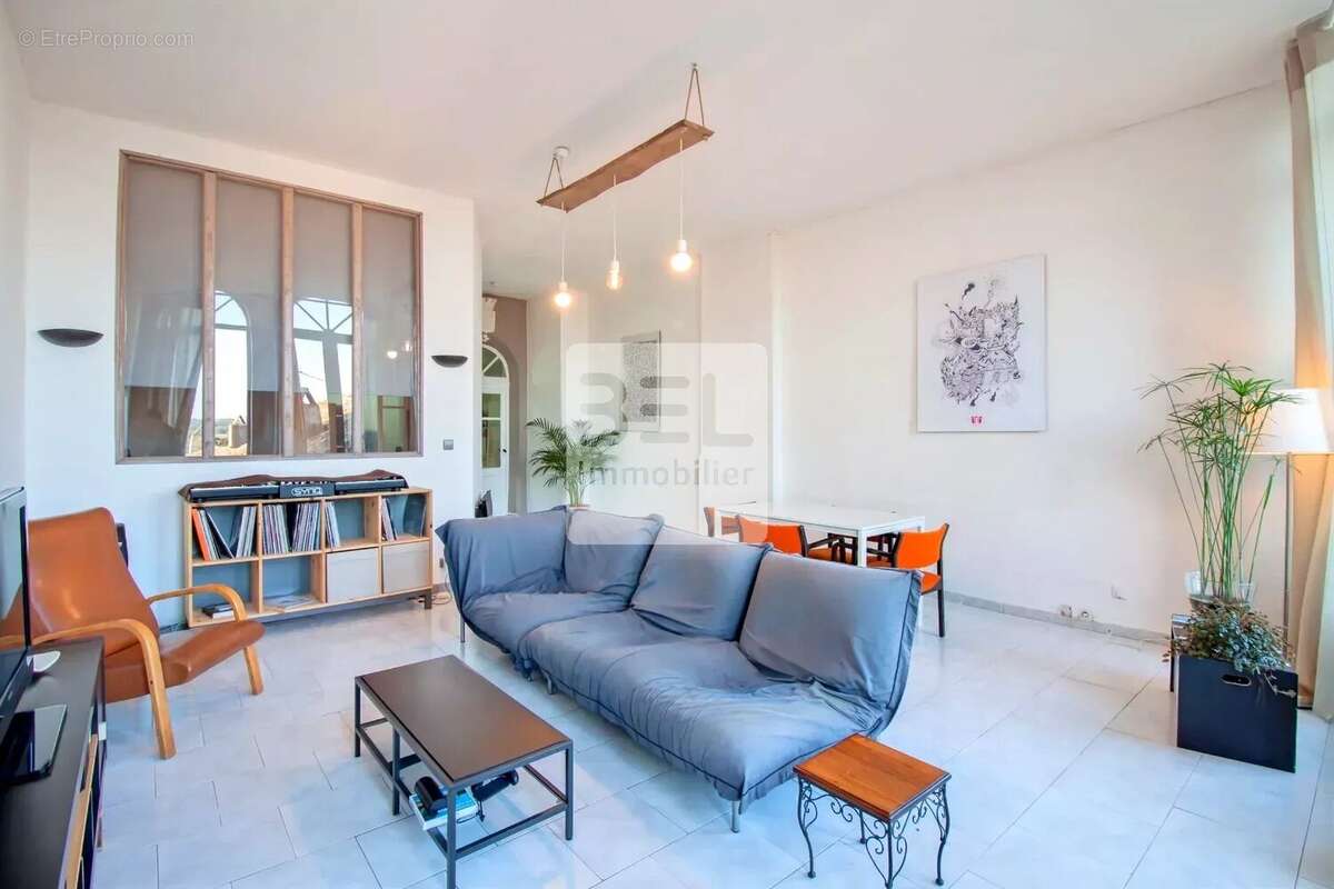 Appartement à BAGNOLS-SUR-CEZE