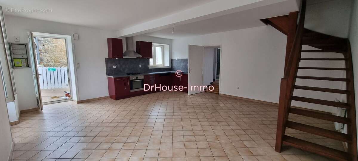 Maison à MAREUIL-SUR-LAY-DISSAIS