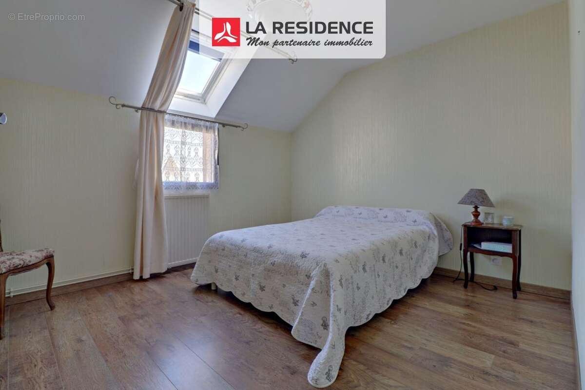 Maison à JOUY-LE-MOUTIER